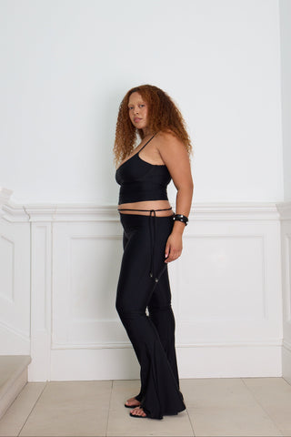 CURVED LOW WAISTED FLARE PANT black